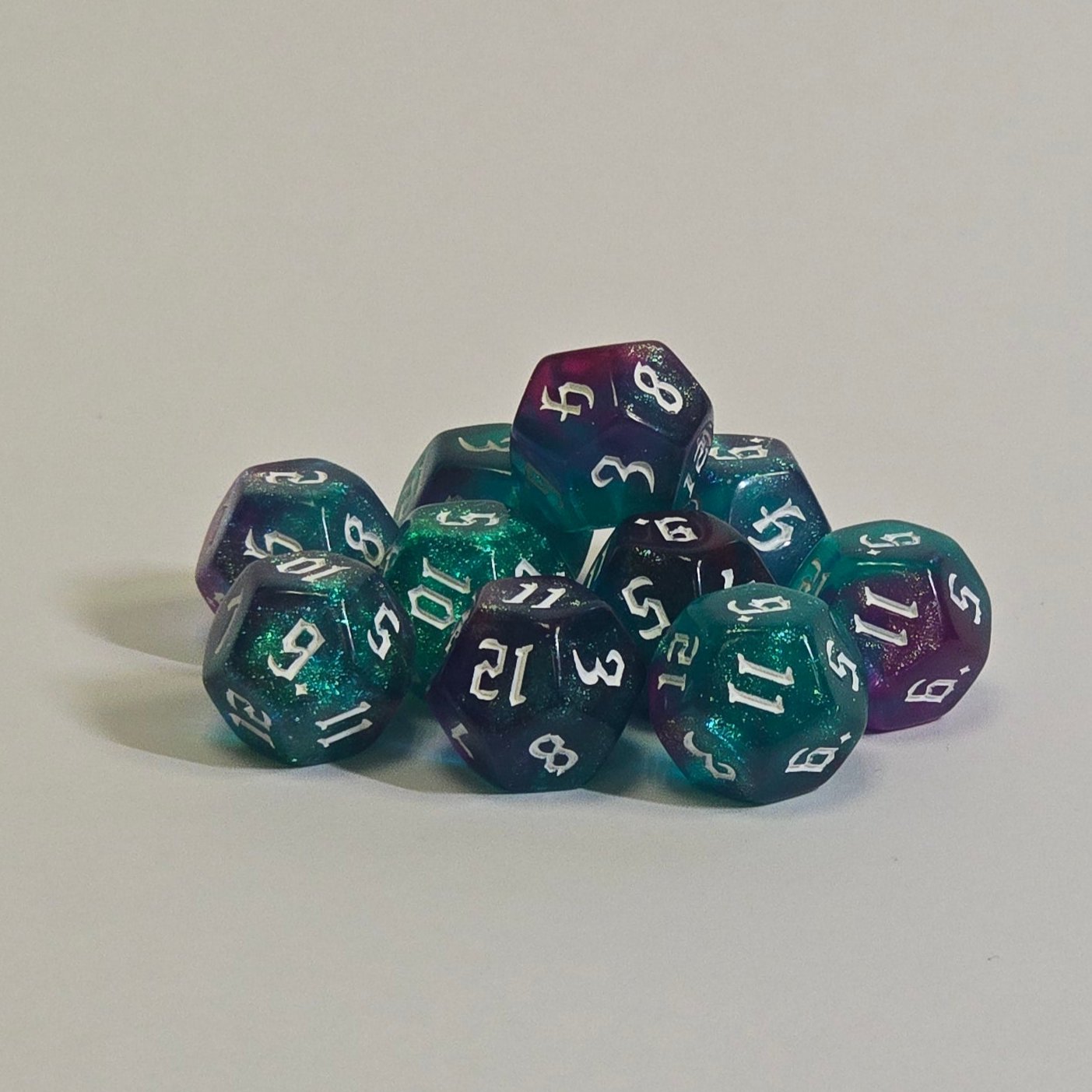 D12 Glitter Dice – Metallic Colors with Engraved Numbers