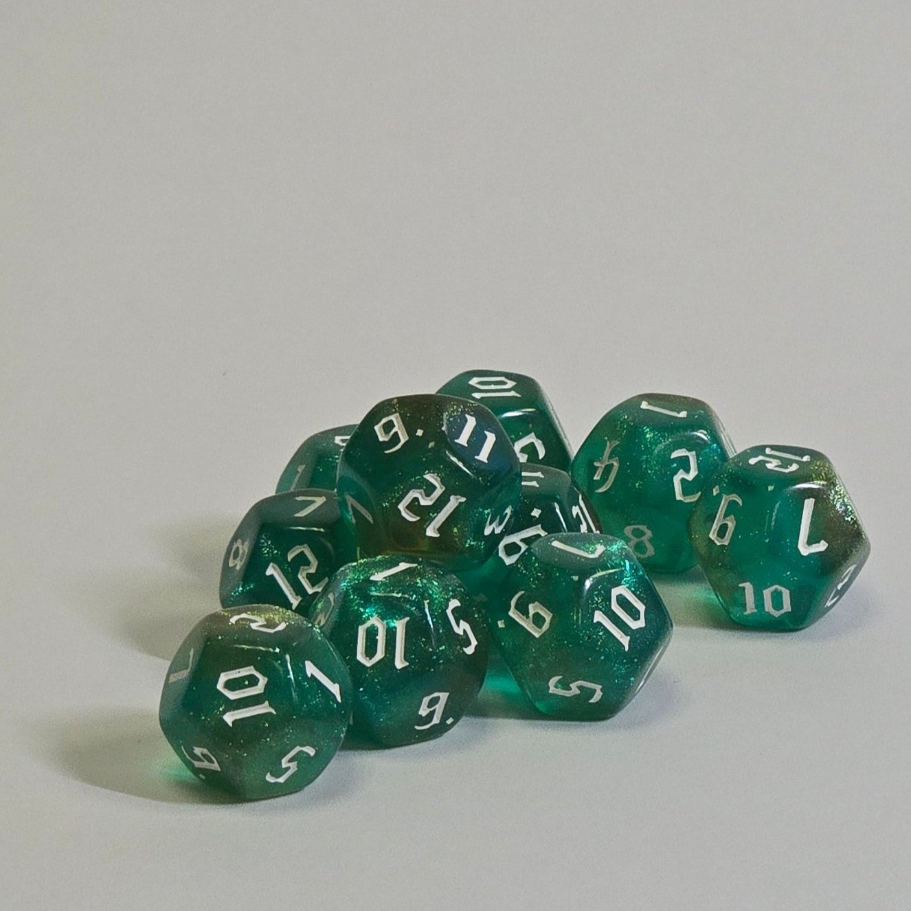 D12 Glitter Dice – Metallic Colors with Engraved Numbers