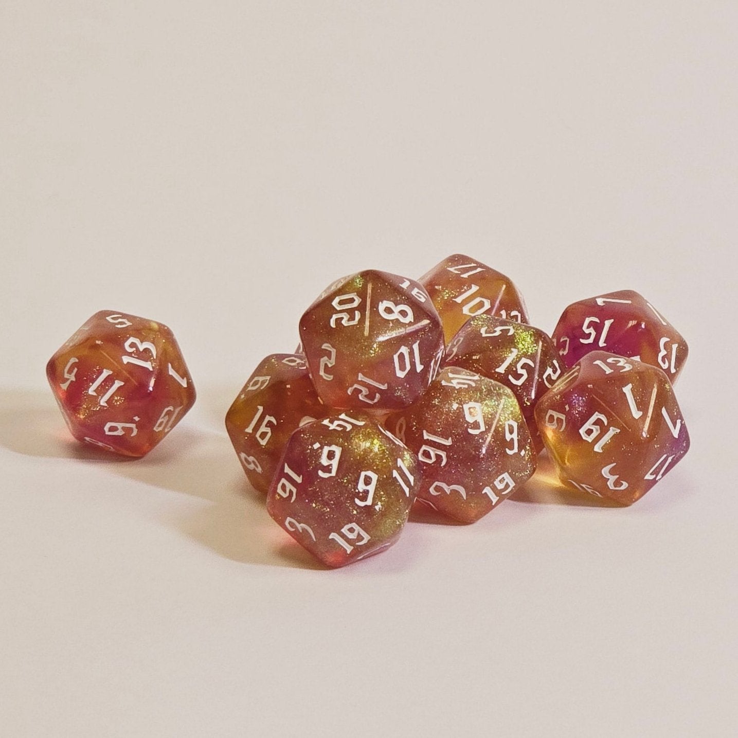 D20 Glitter Dice – Metallic Sparkle for Epic Rolls