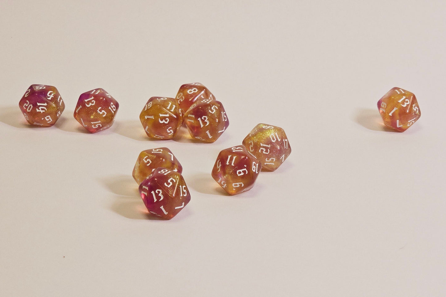 D20 Glitter Dice – Metallic Sparkle for Epic Rolls