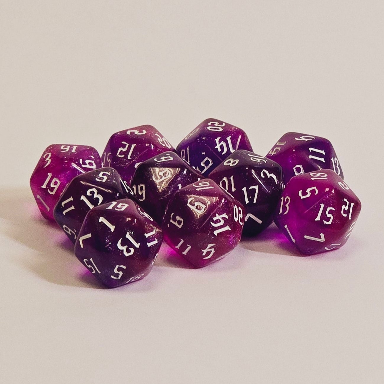 D20 Glitter Dice – Metallic Sparkle for Epic Rolls