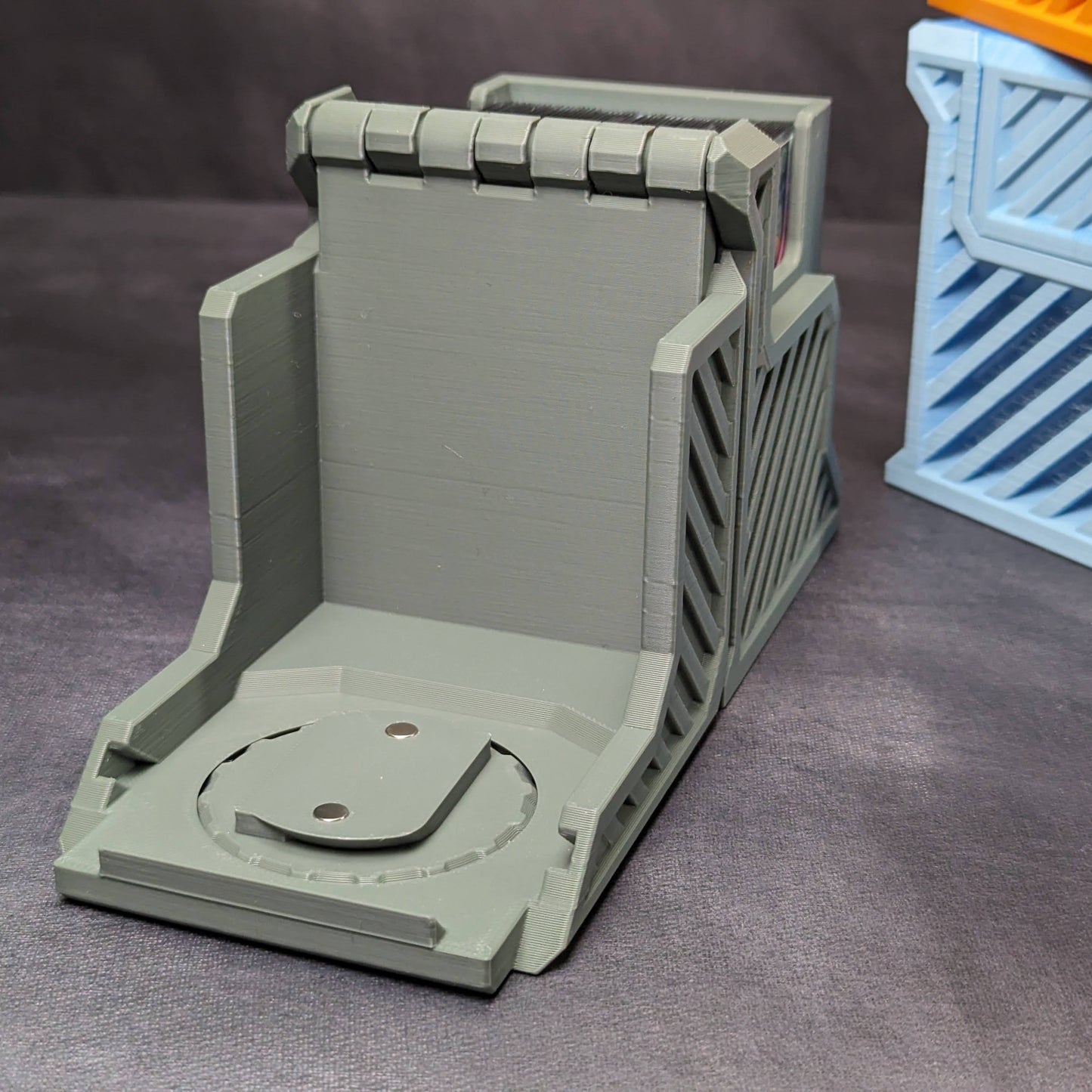 Magnetic Capacitance Box
