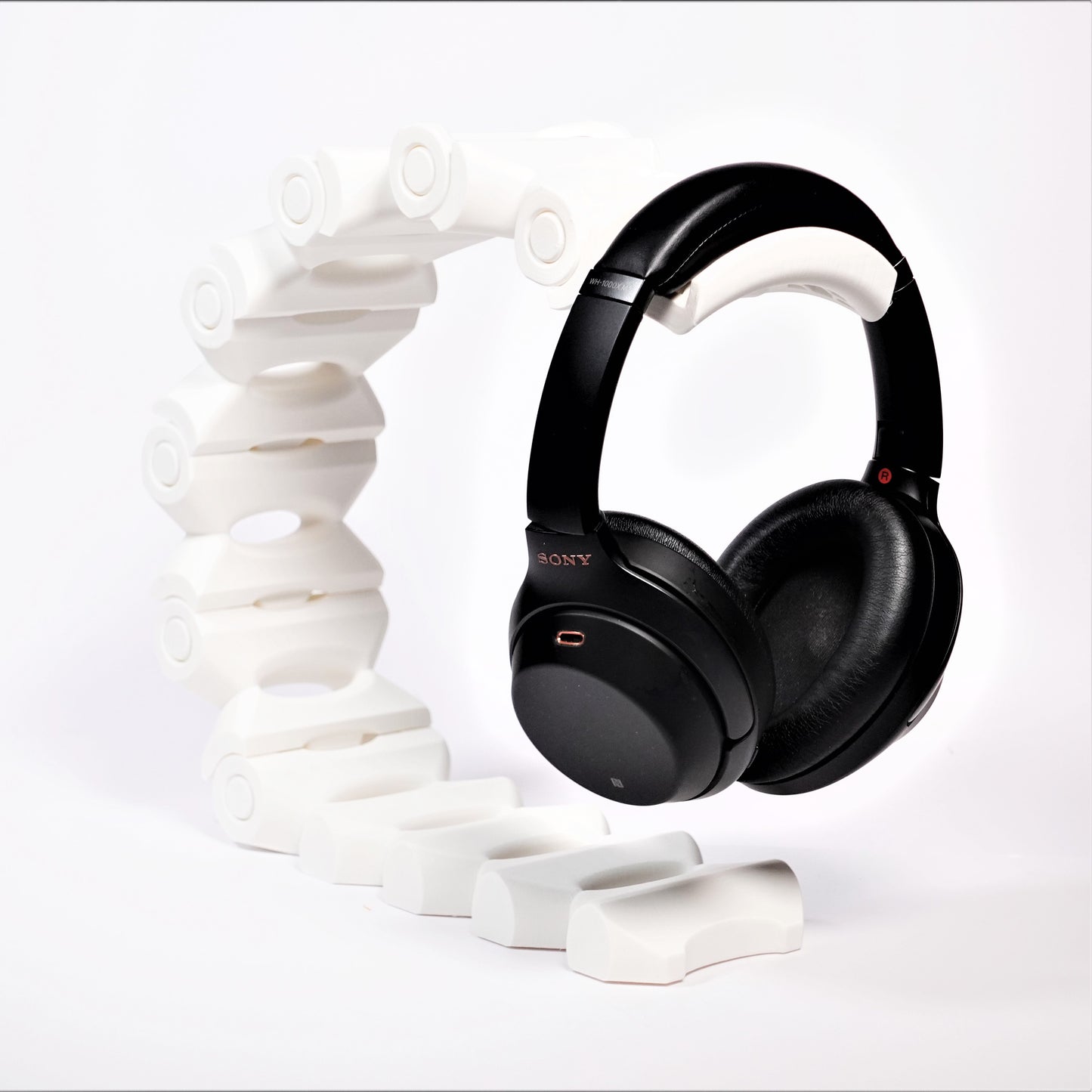 Vertebranium Headphone Stand