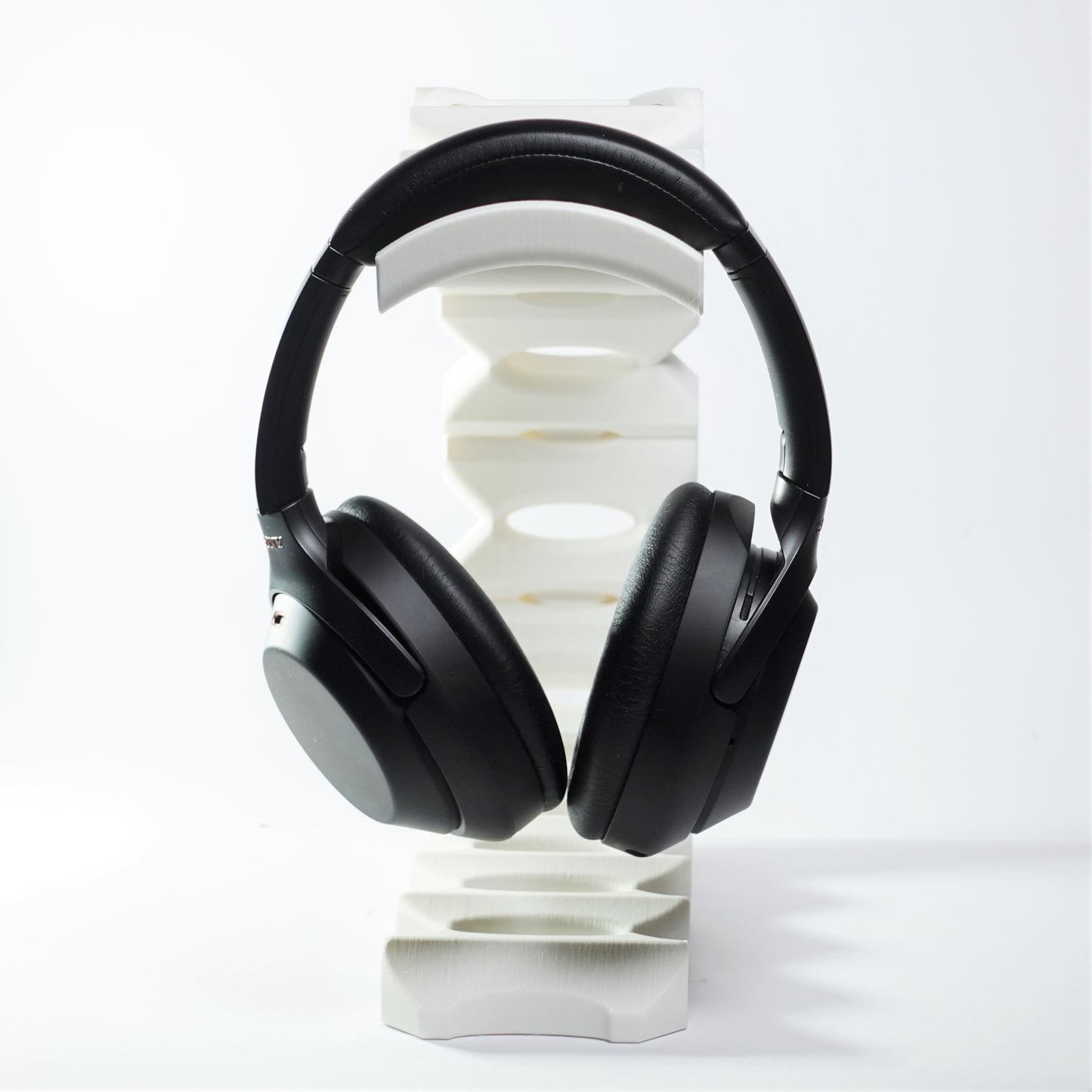 Vertebranium Headphone Stand